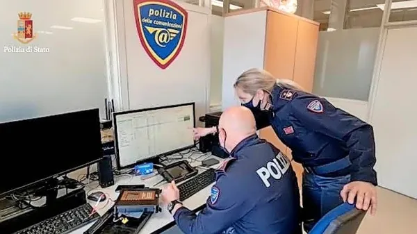 Policisti so odkrili več tisoč datotek s pornografsko vsebino.