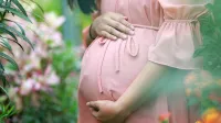Odprava pravice do splava bi razveselila republikance po ZDA in 
nasprotnike splava, po drugi strani pa lahko pred kongresnimi 
volitvami letos novembra podžge demokratsko volilno bazo k večji 
udeležbi.