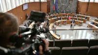  Osmim dosedanjim poslancem  se bo mandat čez slaba dva tedna 
iztekel, saj v državni zbor niso bili izvoljeni.