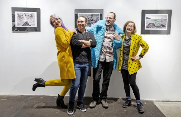   V galeriji Tir na Mostovni  spet sodelujejo (z leve) Nina Bric,  Dejan Gregorič, David Verlič  in Ana Geršak. 