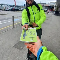 V času preventivne akcije so promotorji v petih krajih nagovorili 
500 voznikov e-skirojev.