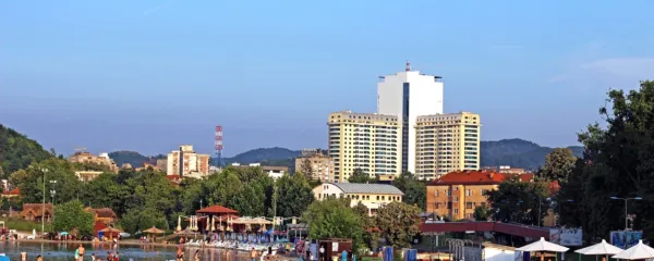 Turistična atrakcija Tuzle so slana jezera, bosansko Panonsko 
morje.