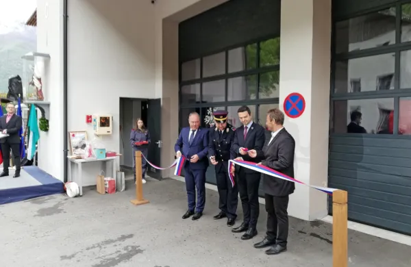 Primeren prostor za nov gasilski dom so prepoznali  v zapuščeni 
hali podjetja TKK v središču vasi.