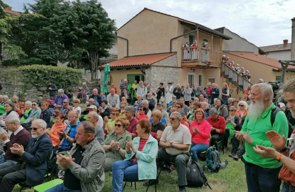 Nedeljski uvodni dogodek se je začel s prireditvijo v Opatjem 
selu. 