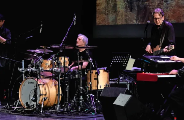 Saksofonist Bob Franceschini, bobnar Dave Weckl,  basist Tom Kennedy in klaviaturist Stu Mindeman so privabili veliko občinstva. 