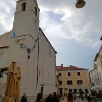 Ne samo ženski in moški, v Izoli tudi urbani nakit