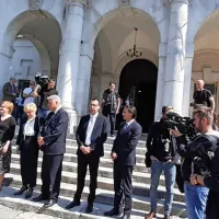 Pred Pomorskim in zgodovinskim  muzejem hrvaškega Primorja na 
Reki je bilo živahno v pričakovanju obeležitve visokega jubileja 
Zveze slovenskih društev na Hrvaškem. 