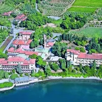 Z izborom direktorja ortopedske klinike naj bi se nenavadno mudilo