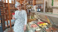 Ana Delfar pravi, da jim vlomilci največ škode naredijo na  vhodnih 
vratih.