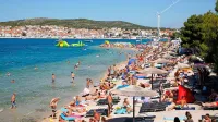 Slovenci še vedno stavimo na bližnjo Hrvaško, cene pa so višje za 
do 50 odstotkov. 
