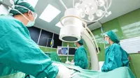Že leta se mladi zdravniki  v največji meri odločajo za specializacije 
s področja kirurških strok, najmanj pa za družinsko medicino in 
pediatrijo. 