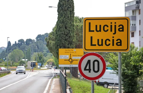 Jeseni bodo krajani Lucije  na posvetovalnem referendumu 
odločili, ali bo Lucija postala Sveta Lucija oziroma Santa Lucia.