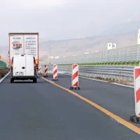 Največje koristi od ograj ne bodo imeli prevozniki, temveč 
gospodarstvo v dolini. 