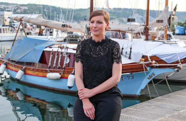 Tanja Hladnik  je direktorica festivala Kino Otok.