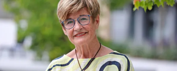 Lucija Čok na svoje preteklo delo zre z velikim zadovoljstvom, a je 
tudi kritična ter predvsem polna načrtov. 