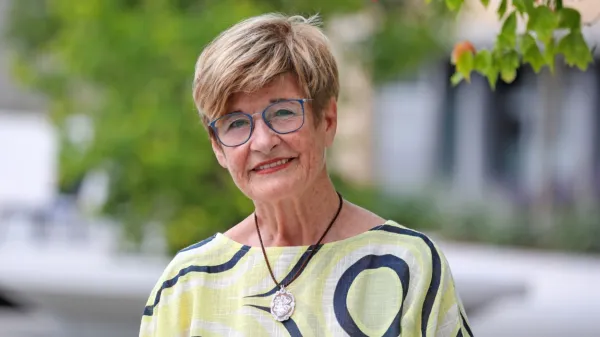 Lucija Čok na svoje preteklo delo zre z velikim zadovoljstvom, a je 
tudi kritična ter predvsem polna načrtov. 