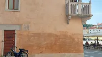 Grafita ni več, a fasada je uničena