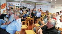 Na okrogli mizi, ki je pritegnila precej ljudi, so se zavzeli za  
interdisciplinarno in vključujočo prenovo kraških vasi, ki ohranja 
dediščino, izboljšuje zunanji javni prostor ter kakovost bivanja 
ljudi.
