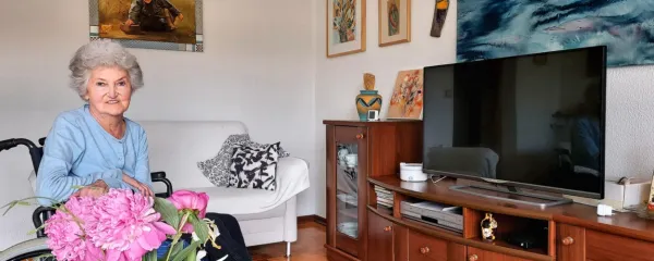 Škofijska karitas Koper zbira denar za nakup in montažo dvigala, 
ki bo dolgoletni prostovoljki in častni občanki Občine Ajdovščina 
Jožici Ličen olajšalo življenje  po težki bolezni in izgubi noge. 