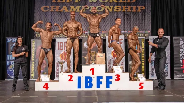 Najboljši v kategoriji  mr. fitness; na drugi stopnički stoji Gregor Dobrotinšek, na prvi Danijel Djujić, na tretji Luka Filipič, na peti pa 
Anton Obrstar.