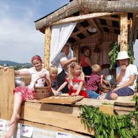V Brdih živo, kot že dolgo ne: praznik se je vrnil na dobro letino češenj (FOTO in VIDEO)