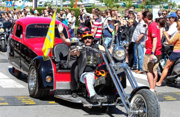 Leta 2016 so “harlejaši” za svoje evropsko srečanje prvič izbrali 
Portorož, vtis pa so s svojimi motornimi lepotci pustili v vsej 
Istri. 