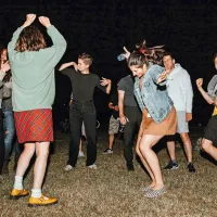 Tako je tržaški didžej dIESIS z italijanskimi disko hiti razvnel 
otoško občinstvo.