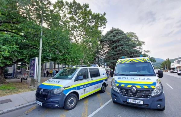 V četrtek so s kazensko ovadbo na novogoriško okrožno sodišče 
privedli tri preprodajalce droge, ki so od tedaj v priporu.
