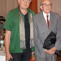 Ludwig Hartinger in Boris Pahor v Lipici 
leta 2003; desetletje pozneje sta bila tako 
60-letni “tihotapec besed” kakor stoletni 
pisatelj častna gosta festivala.   