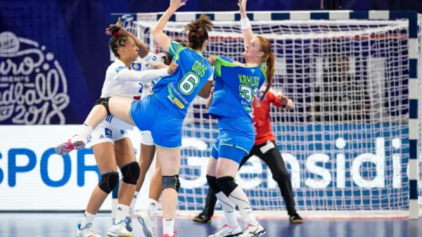 Slovenska ženska reprezentanca  nadaljuje s pripravami na jesensko evropsko prvenstvo.