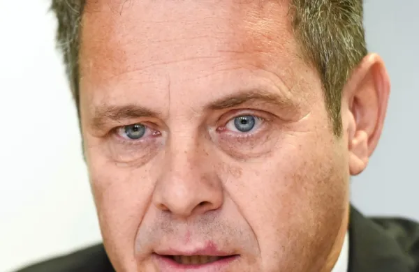Računsko sodišče pod taktirko Tomaža Vesela je  izdalo negativno 
mnenje za projekt drugega tira.