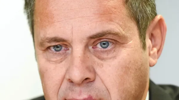 Računsko sodišče pod taktirko Tomaža Vesela je  izdalo negativno 
mnenje za projekt drugega tira.