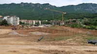 Ajdovski stanovanjski sklad namerava v novi stanovanjski  soseski 
na Ribniku kupiti pet stanovanj.  