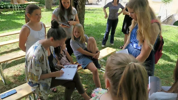  Z natečajem Nonotov zid so spodbudili najmlajše k razmišljanju o 
pomenu kraških suhozidov.