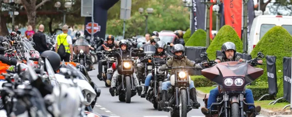 Portorož ta konec tedna gosti evropsko srečanje ljubiteljev 
legendarnih motociklov Harley Davidson.