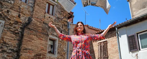 Po 24 objavah o noni Vanci v Primorskih novicah je čas za poletni premor, Mirella Baruca pa medtem že snuje nove zgodbe ...