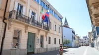 Do konca poletja bo bolj jasno, koga - poleg Borisa Popoviča in  
Petra Bolčiča -  še  mika najvišji položaj v palači ne Verdijevi ulici v  
Kopru.