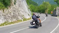 V nedeljskem poostrenem nadzoru so policisti prestregli le dva 
prehitra motorista, več je bilo drugih prekrškov.