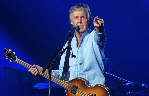 Iz oči v oči z legendo: Paul McCartney med koncertom na Dunaju 
leta 2018