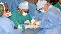 Tudi ob dokaj skromnem številu vpisanih študentov medicine se 
jih le majhno število po končanem študiju odloči za specializacijo 
družinske medicine, največje pa je med drugim zanimanje za 
kirurgijo. 