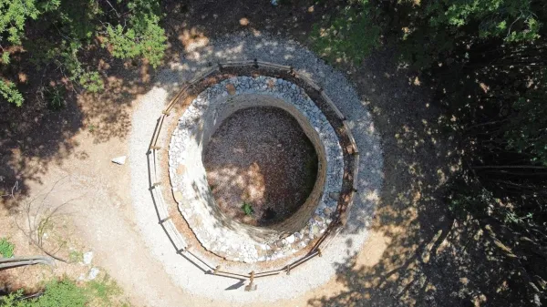 Pogled na ledenico s ptičje perspektive