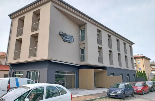Po prenovi bodo v bivšem hotelu avla kulturnega doma, ambulante, laboratorij in patronažna služba. 