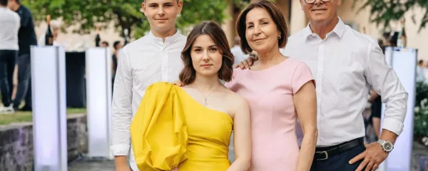 Sirkovi iz Biljane (z desne): Miran, Petra, Lara in Jaša, ki se pri 13. 
letih že ozira k enološkemu šolanju v Franciji. 