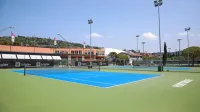 Teniški center Portorož čaka novega lastnika.
