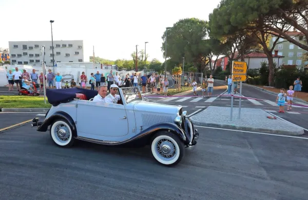 Danilo Markočič preiskav včeraj ni podrobneje komentiral niti na 
večernem odprtju novega krožišča v Izoli v starodobniku, dejal je 
le, da ga je prijavil Aco Kabanica iz podjetja Elta.