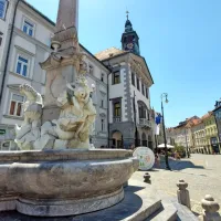Robbov vodnjak treh rek - Save, Krke in Ljubljanice - na Mestnem trgu.