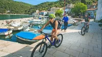  Prihod v slikovito ribiško vasico Valun. 