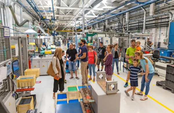 Podjetje Kolektor ATP se je s področja brizganja plastičnih mas v 
zadnjem obdobju preusmerilo v proizvajalca hibridnih delov za 
potrebe hibridizacije in elektrifikacije v avtomobilski industriji. 



