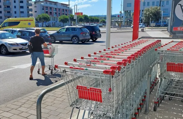 Mnogi, predvsem potrošniki,  pričakujejo dodatne ukrepe za 
blažitev draginje.