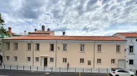 Septembra bo začel delovati istrski Svetovalni center za otroke, 
mladostnike in starše, ki bo imel svoje prostore v obnovljeni palači 
na Vergerijevem trgu 3 v Kopru. 